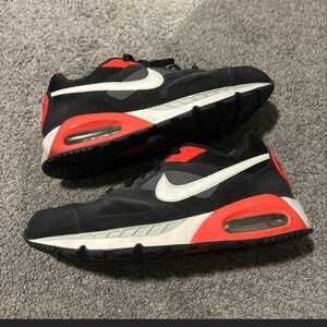 Nike Men's Black and Red Air Max Sneakers